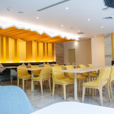 Tango Vibrant Living Hotel - Sha Extra Plus Bangkok Esterno foto