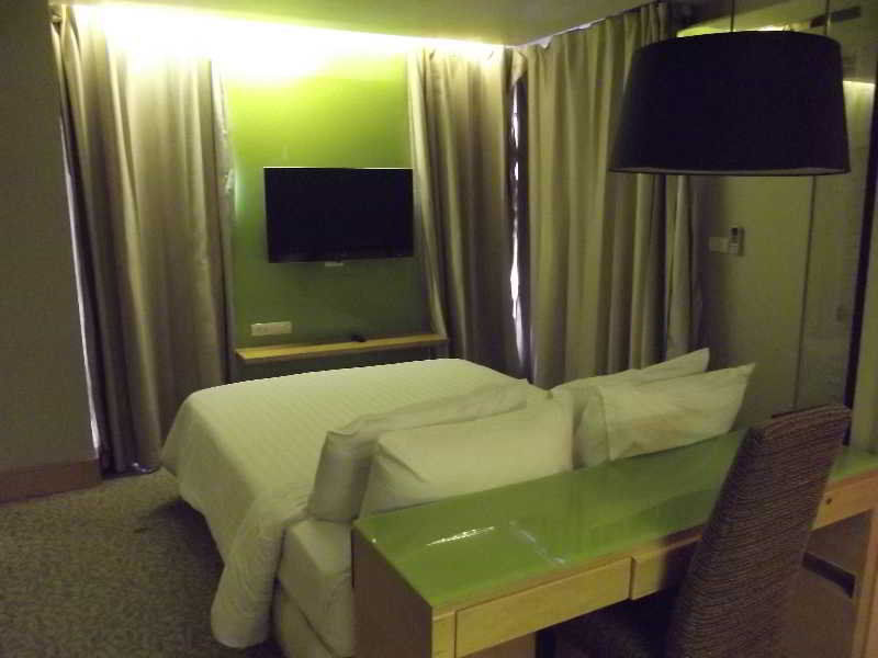 Tango Vibrant Living Hotel - Sha Extra Plus Bangkok Esterno foto