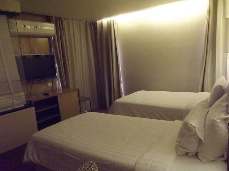 Tango Vibrant Living Hotel - Sha Extra Plus Bangkok Esterno foto