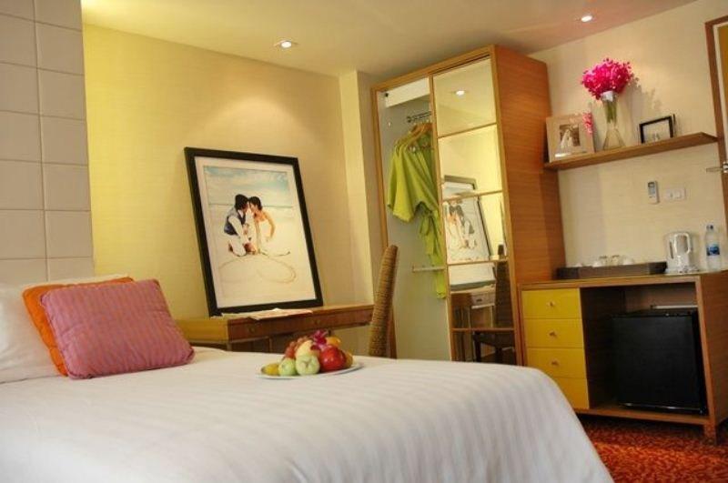 Tango Vibrant Living Hotel - Sha Extra Plus Bangkok Esterno foto